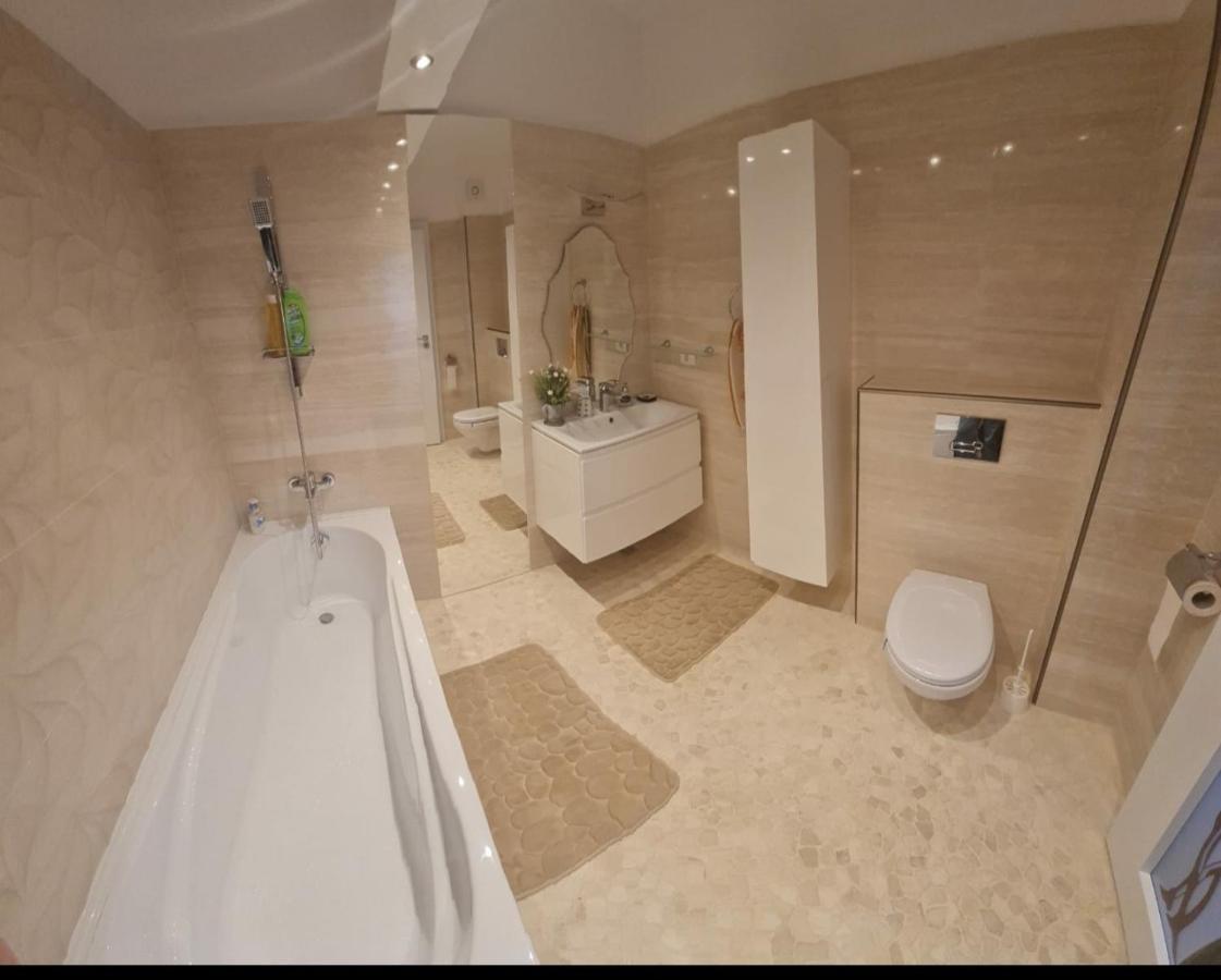 Iosia Apartment 203 Oradea Eksteriør bilde
